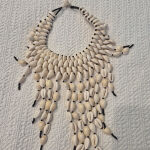 Shell Choker Bib